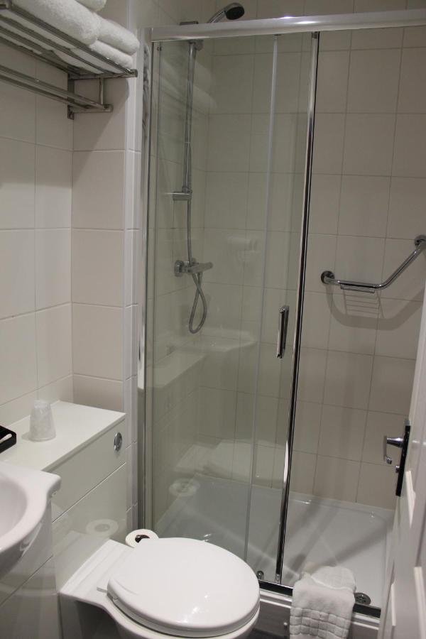 Hotel Four Saints Brig Y Don 3*