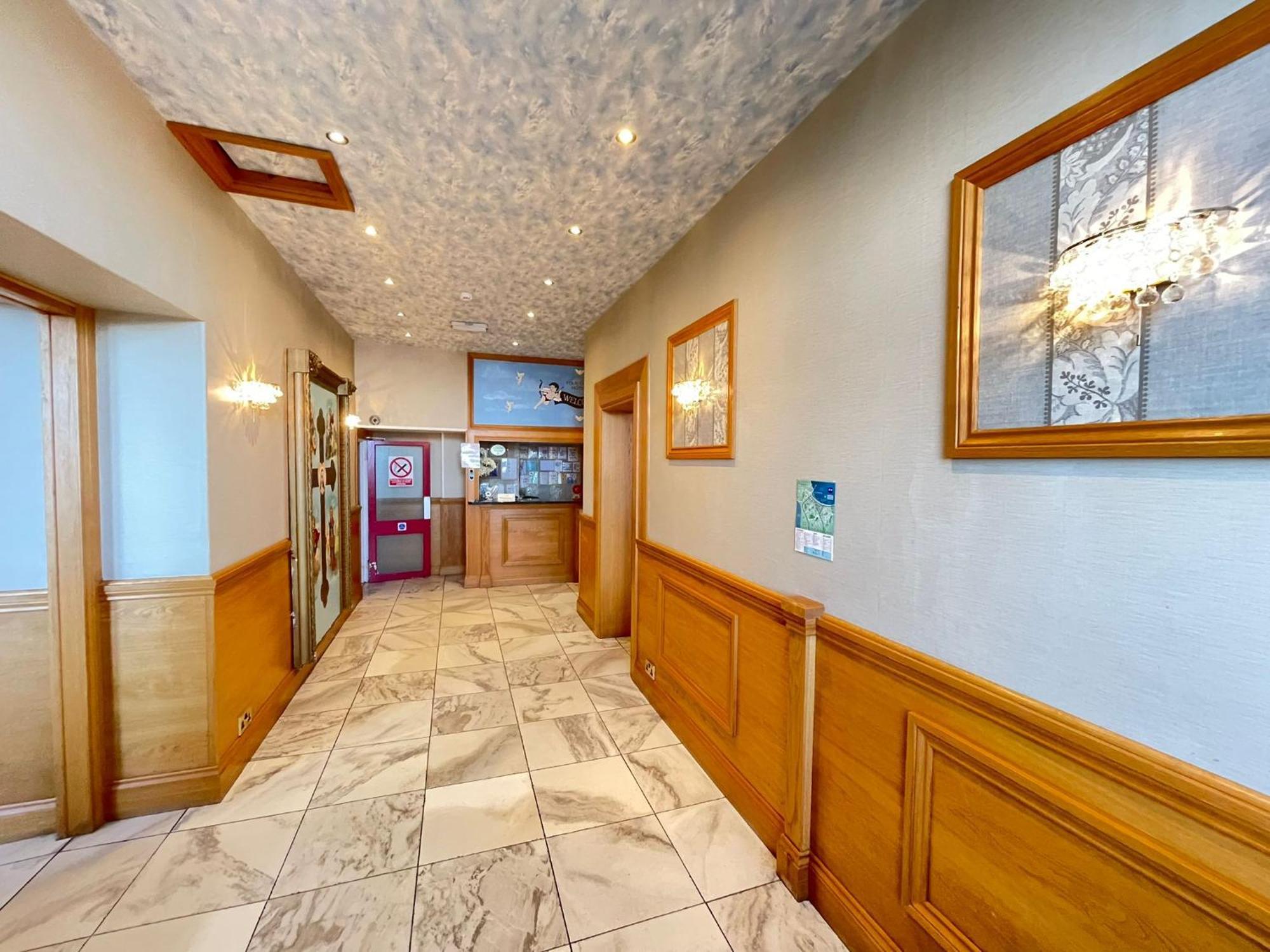Hotel Four Saints Brig Y Don 3*